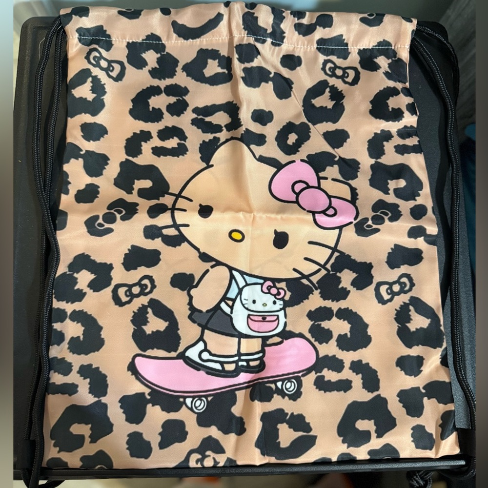 🆕 Nwot Hello Kitty Leopard Print Drawstring Bag